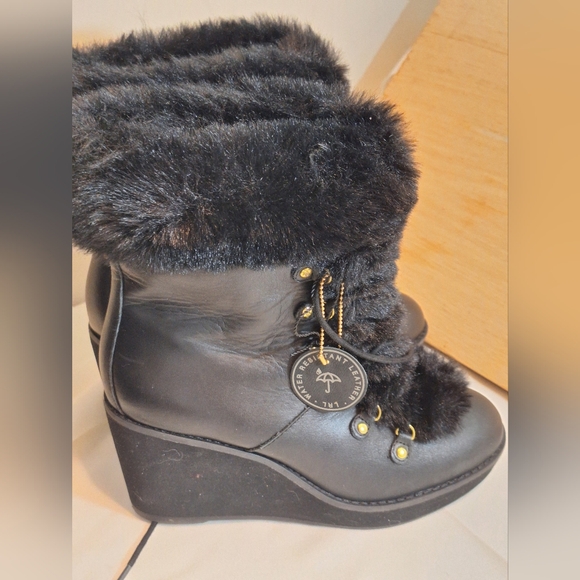 Ralph Lauren Black Leather Faux Fur Lined Wedge Ankle Boots Women's Size 6.5B - Picture 7 of 13